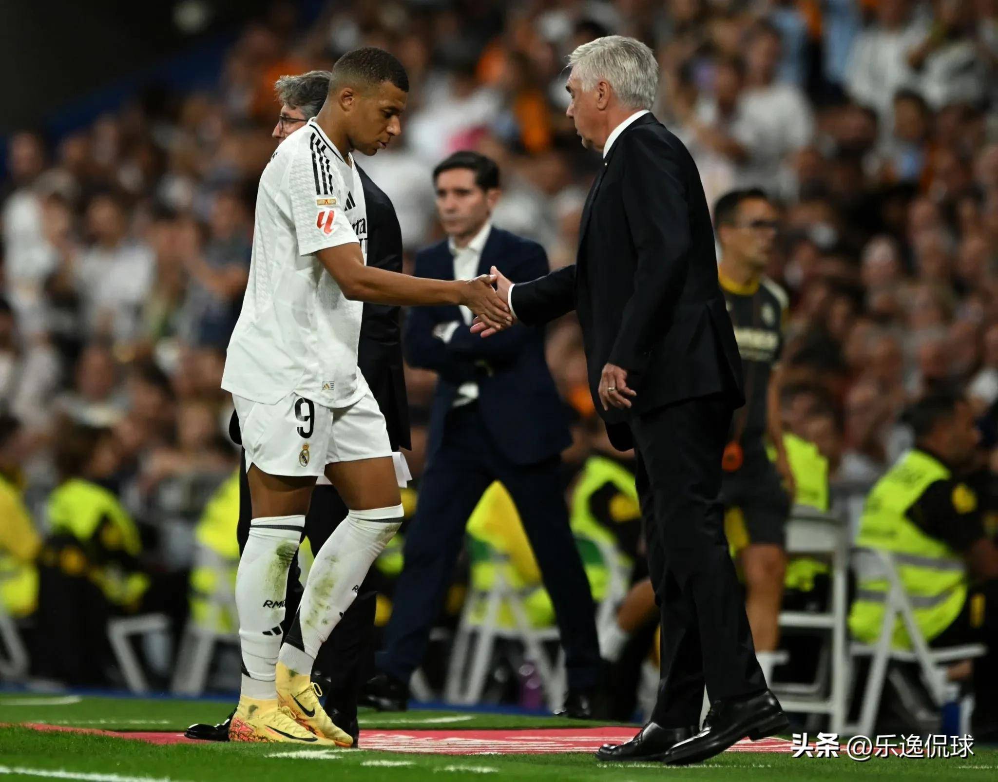 开云体育客户端-德罗巴滑跪三条杠